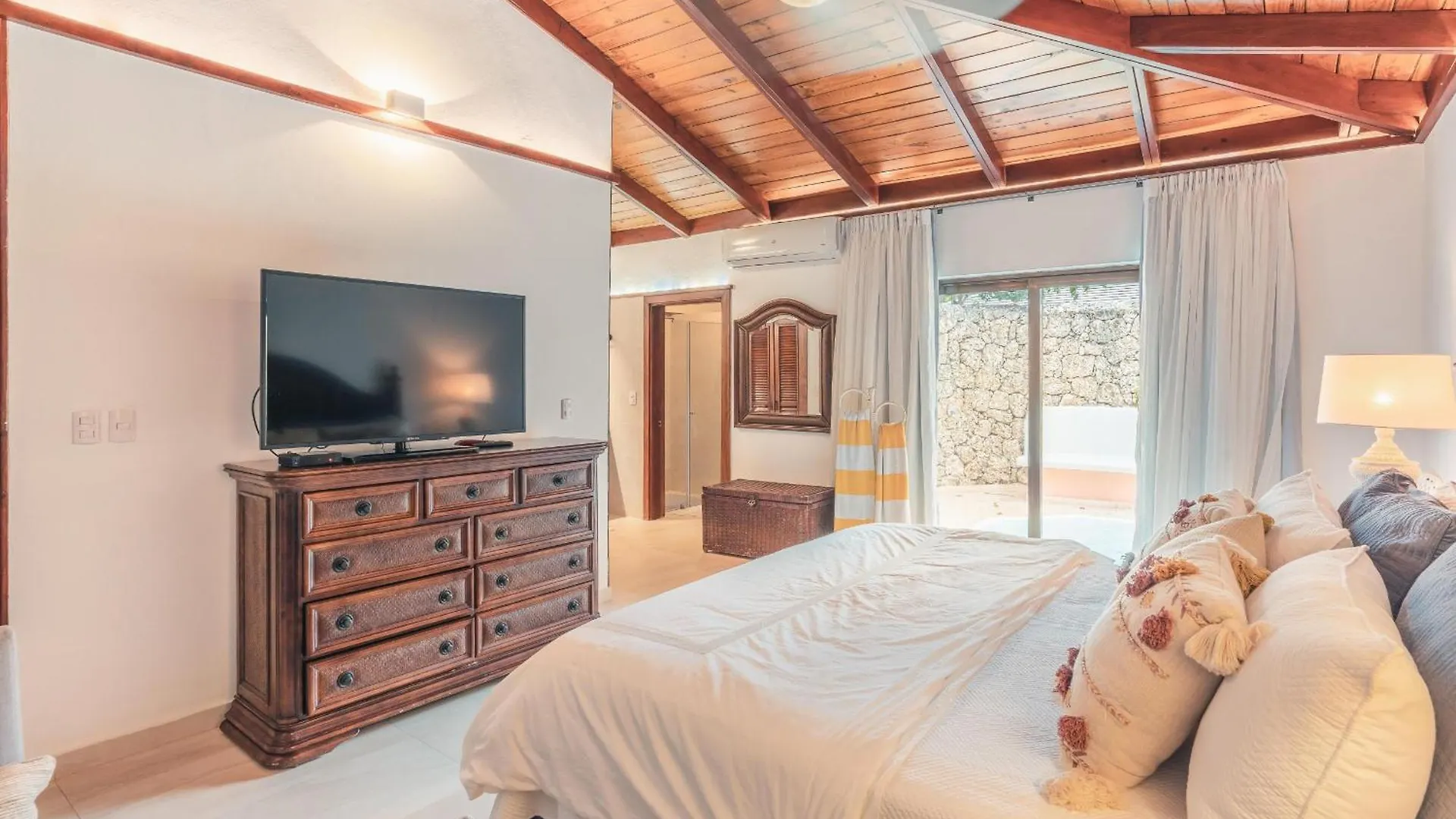 Fun In The Sun Classic Villa At Los Lagos In Casa De Campo Las Minas Dominican Republic