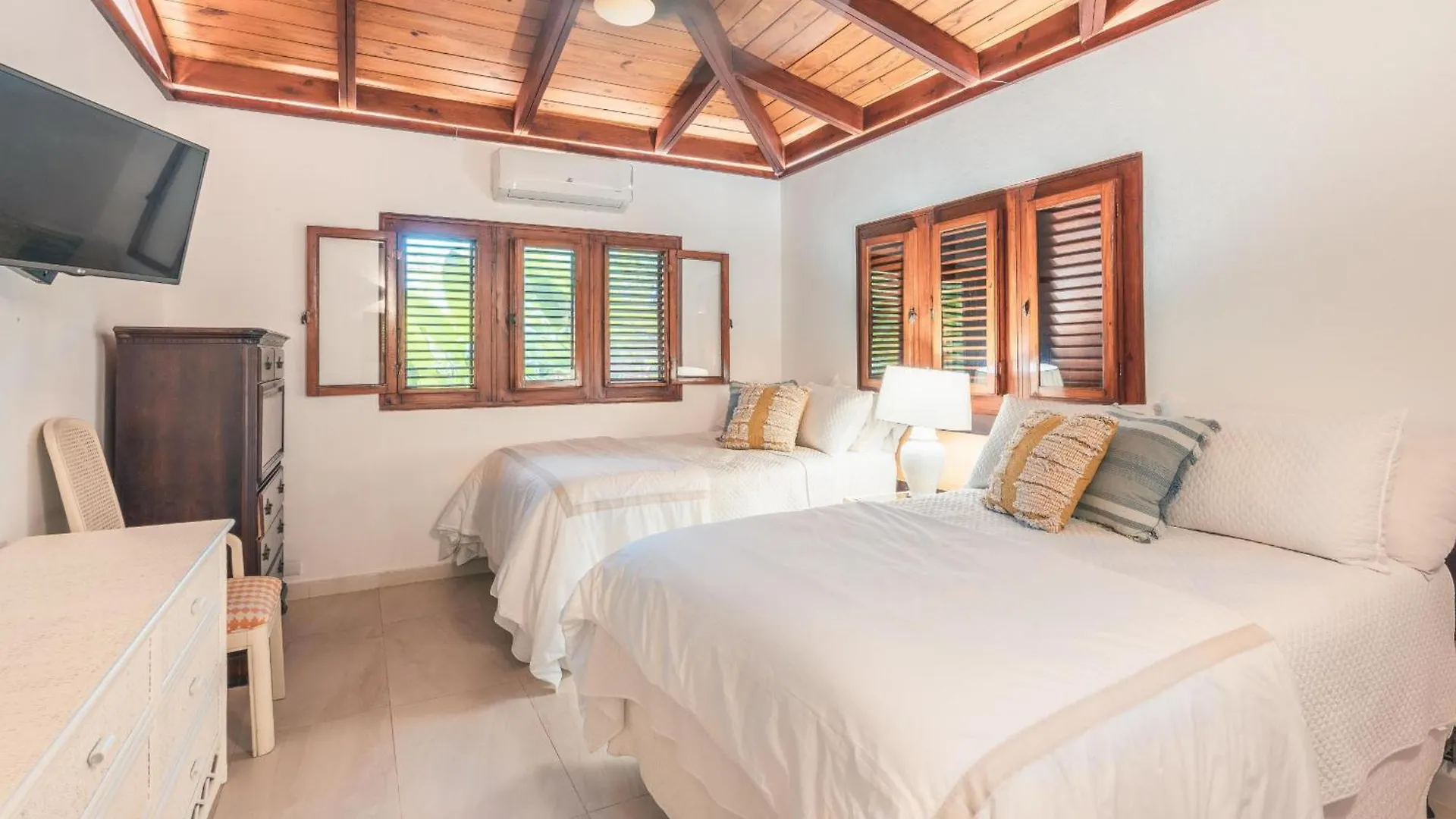 Fun In The Sun Classic Villa At Los Lagos In Casa De Campo Las Minas