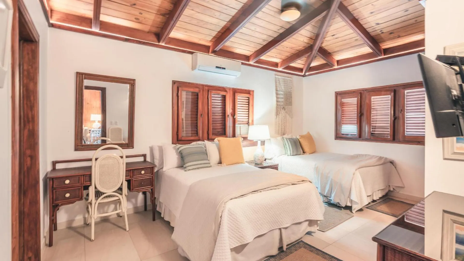 Fun In The Sun Classic Villa At Los Lagos In Casa De Campo Las Minas